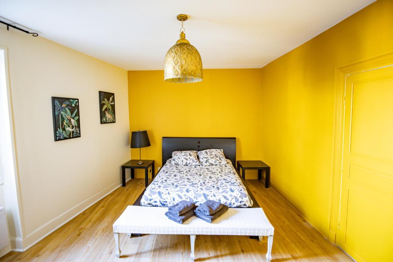 Chambres D'Hote Le Cedre Lezoux Екстериор снимка
